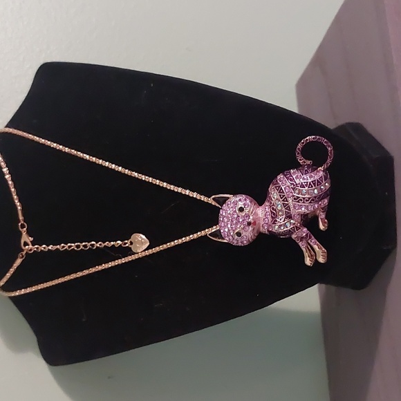 Betsey Johnson Jewelry - Betsey Johnson Purple Rhinestone Cat Brooch Pendant Necklace 26"